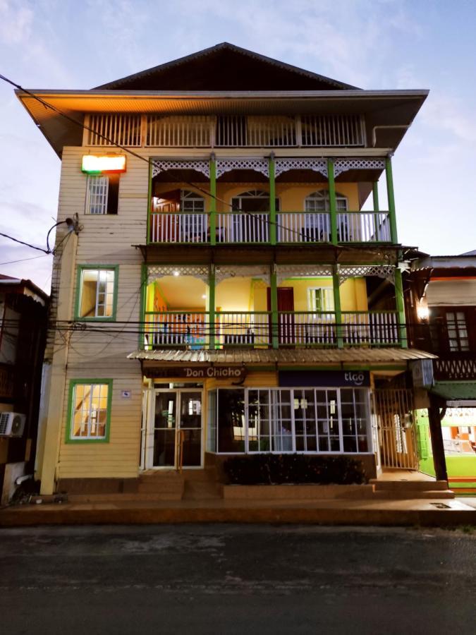 Hotel Don Chicho Bocas Town Bagian luar foto