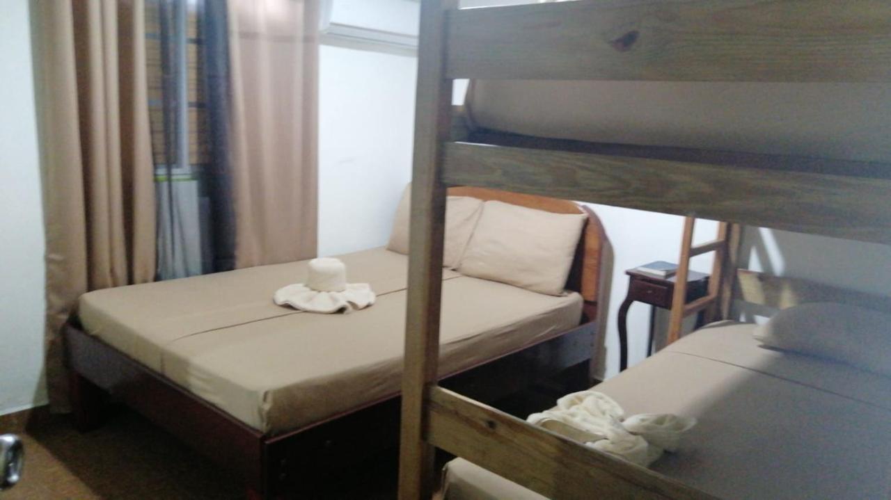 Hotel Don Chicho Bocas Town Bagian luar foto